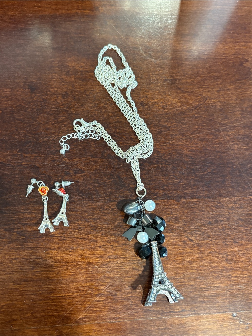 Silver Eiffel Tower Pendant Necklace and Earrings Set - Silver